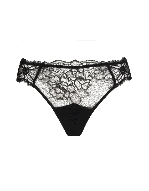 seamless breathable women thongs for a gentle and comfortable fitThong Sublime en Dentelle Black Lace