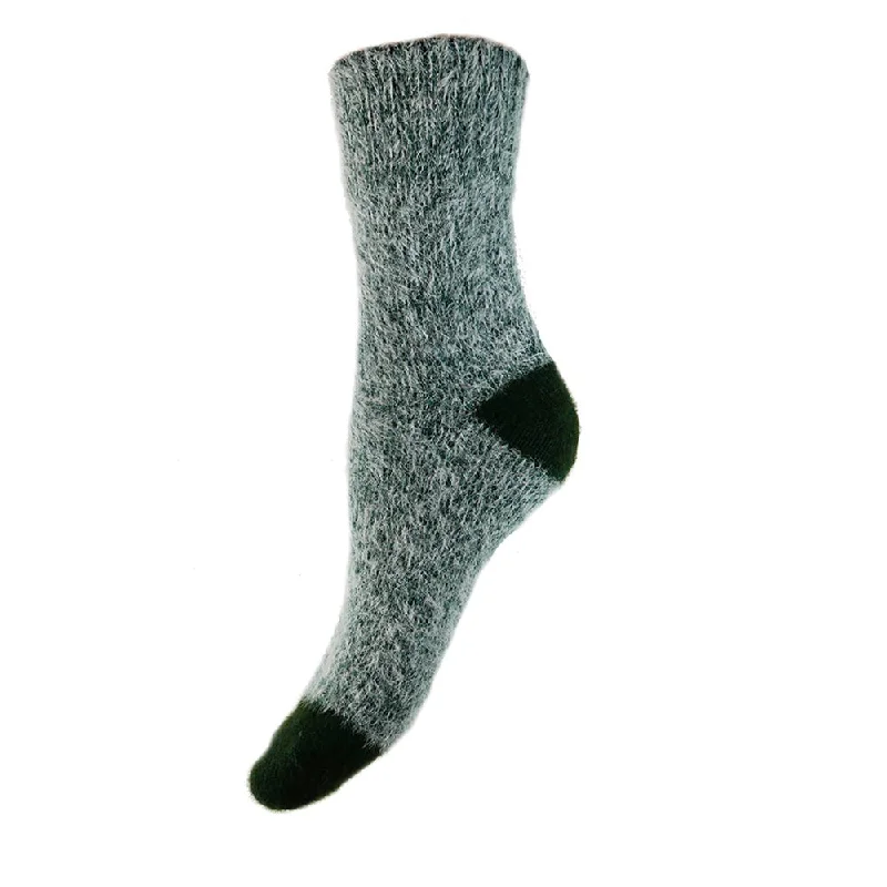 Women's thermal socks for cold weatherDark Green plain soft socks with contrasting heel and toe