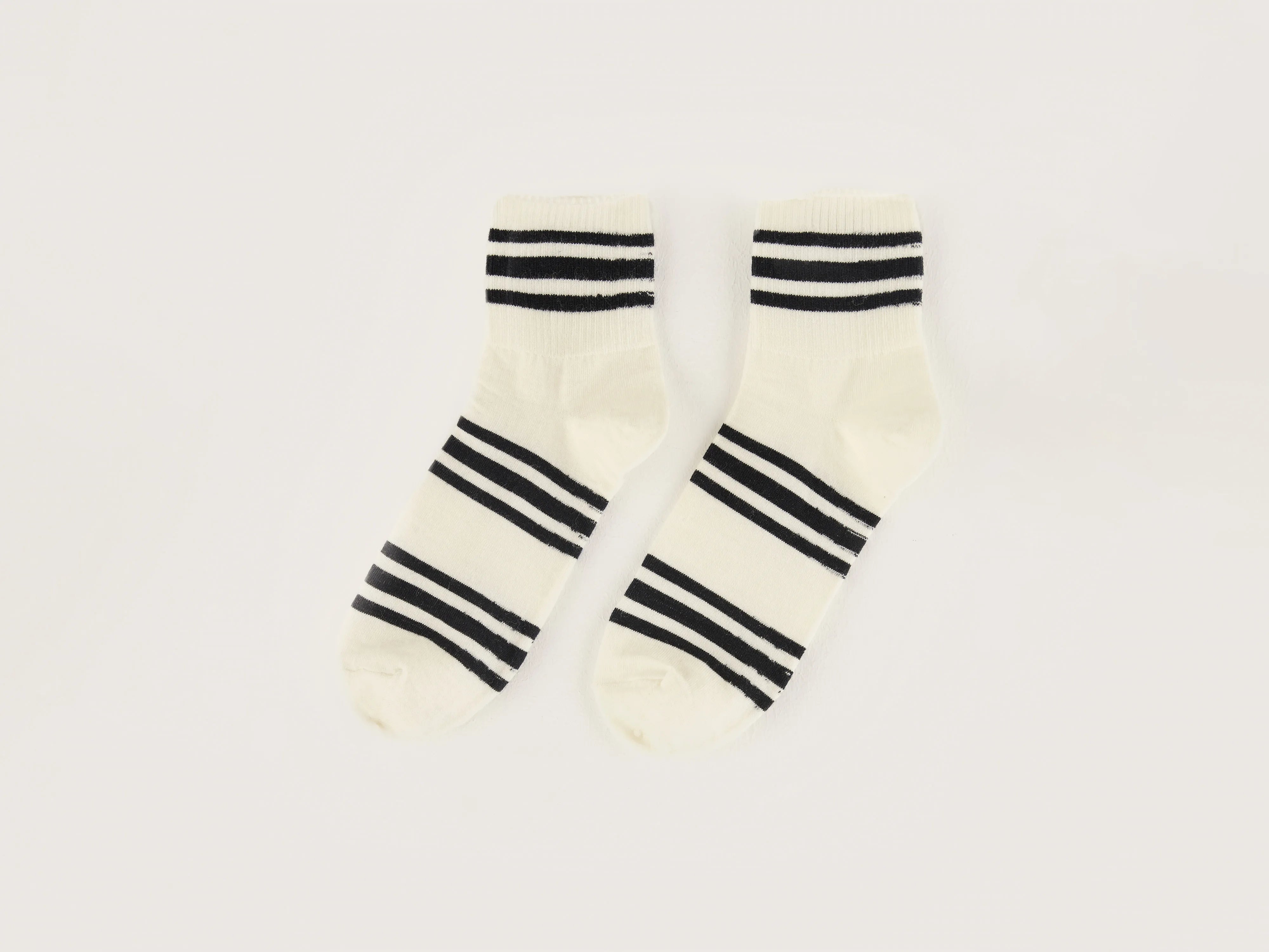 Women's satin - trimmed socks for a touch of eleganceBitia ankle socks (242 / W / STRIPE A)