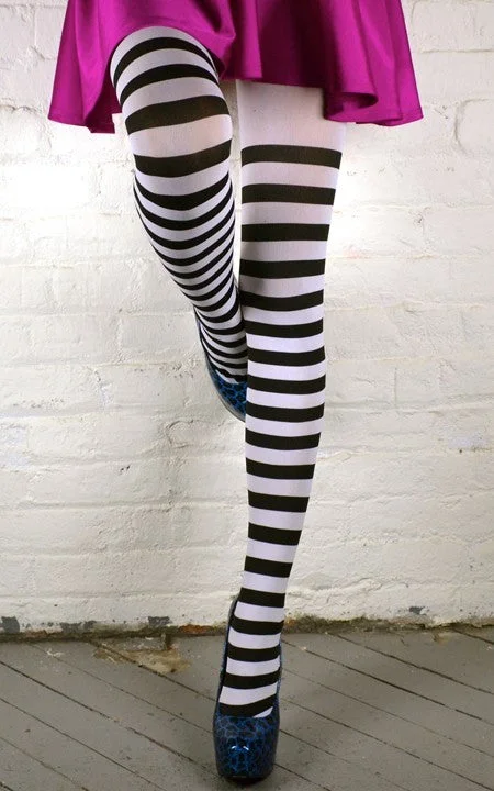 women tights with a gradient color for a trendy effectBT 80 BLACK AND WHITE HORIZONTAL STRIPE TIGHTS